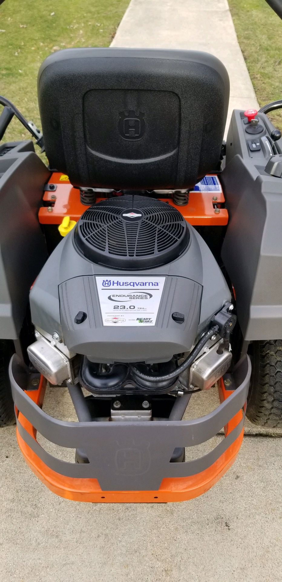 Husqvarna Z246 Zero turn mower. 46" Deck 23 HP Briggs Engine 7.6 Hours