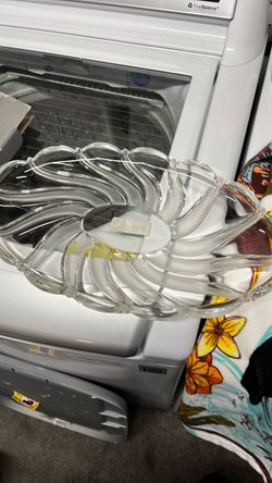 Clear Glass Swirl Decorative Serving Dish