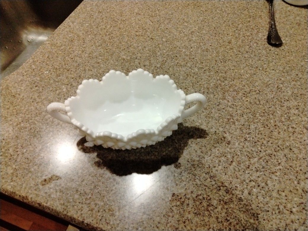 Small Milk Glass Jewelry Dish, Jam, Sau