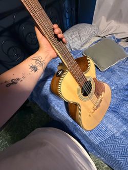 Bajo quinto Jesús garibay