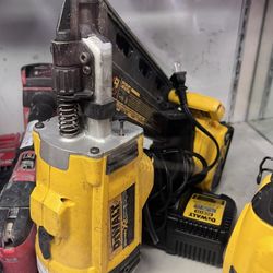 Dewalt Cordless Framing Nail Gun 