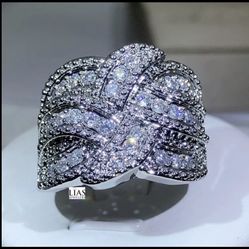 New 18k White Gold Wedding Ring 