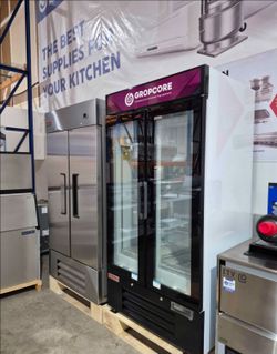REFRIGERATOR 2 DOOR MERCHANDISER GROPCORE