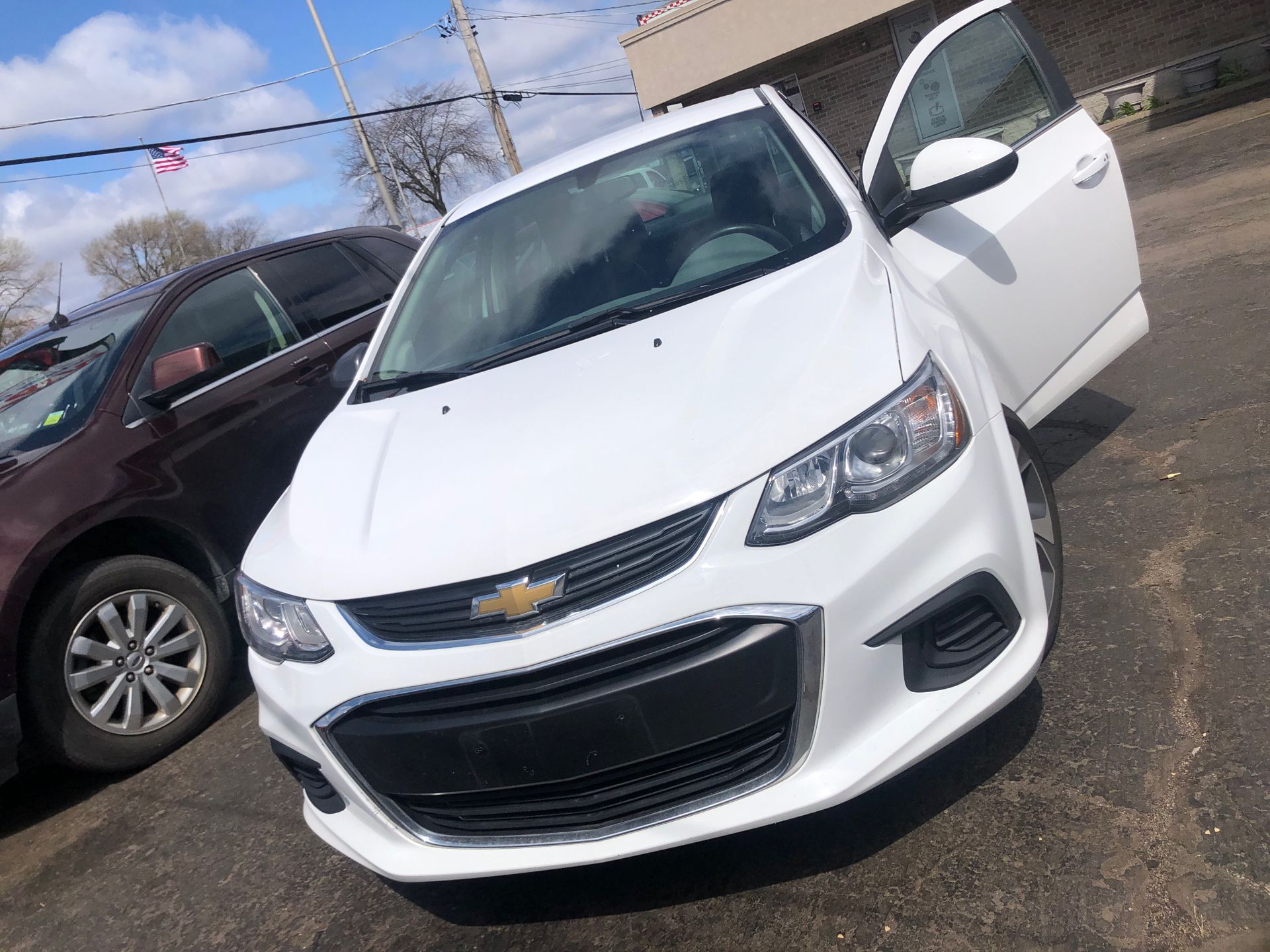 2019 Chevy sonic Clean title Low miles come pick up today Auction price