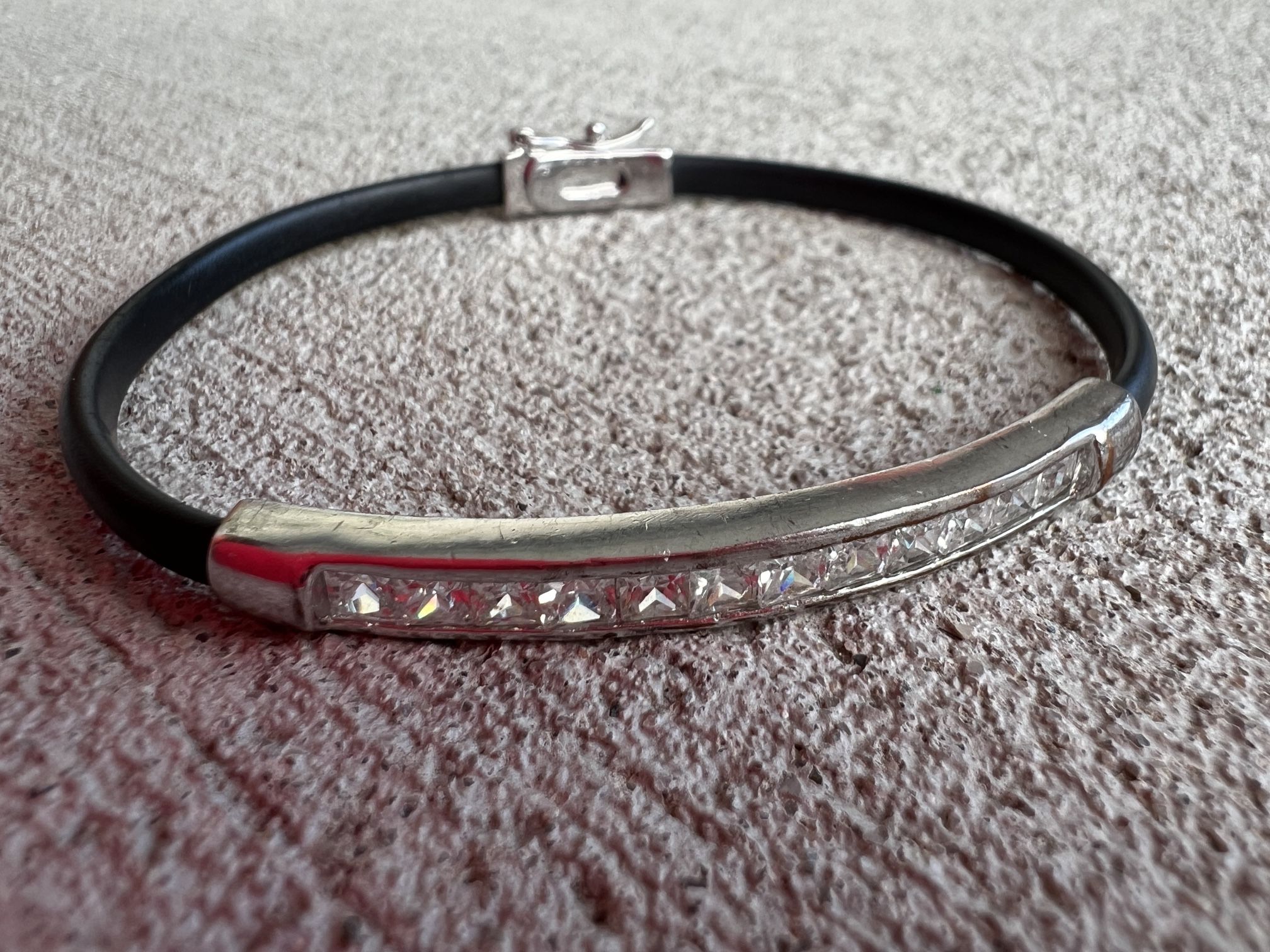 Modern Rubber & Metal Bracelet with Clear Crystal Accents – Unisex