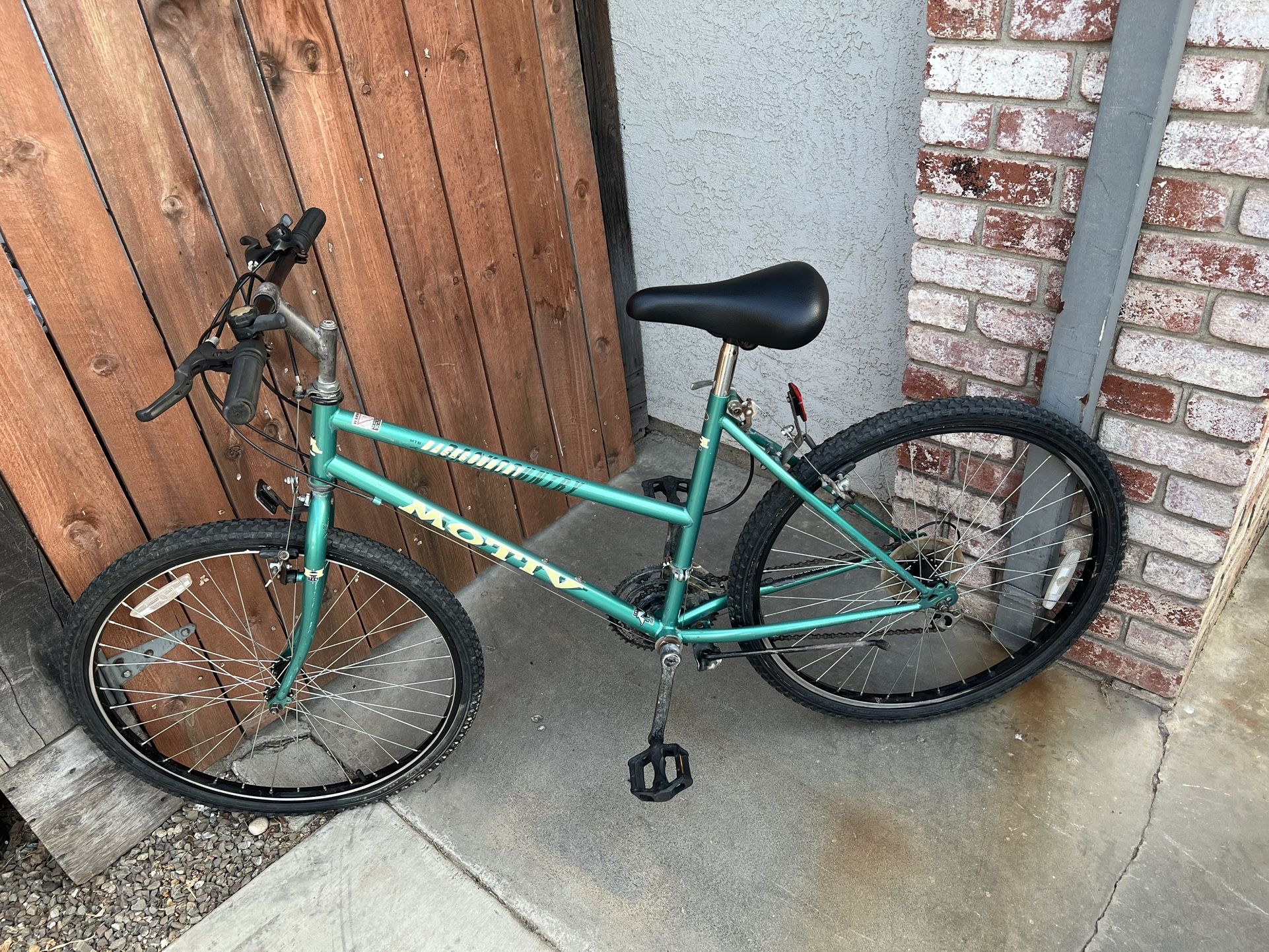 Motiv Back Country Bike