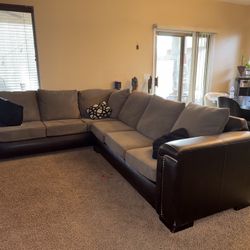  Sectional Couch  OBO MUST PICKUP 