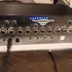 BASS AMPLIFIER 