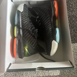 LeBron XVI
