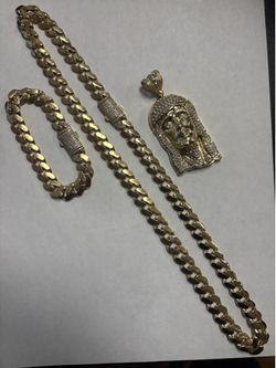 14K Gold Cuban Link 25” Chain w/ Matching 8” Bracelet & 14K Cubic zirconia Gold Jesus Pendant