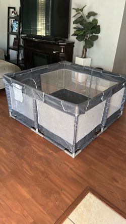 Play Pen  Approx 5 ft x 5ft