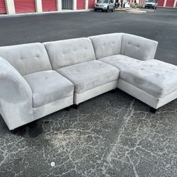 Comfy Gray Sectional Couch 🔥🔥