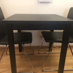 Table With 2 Chairs