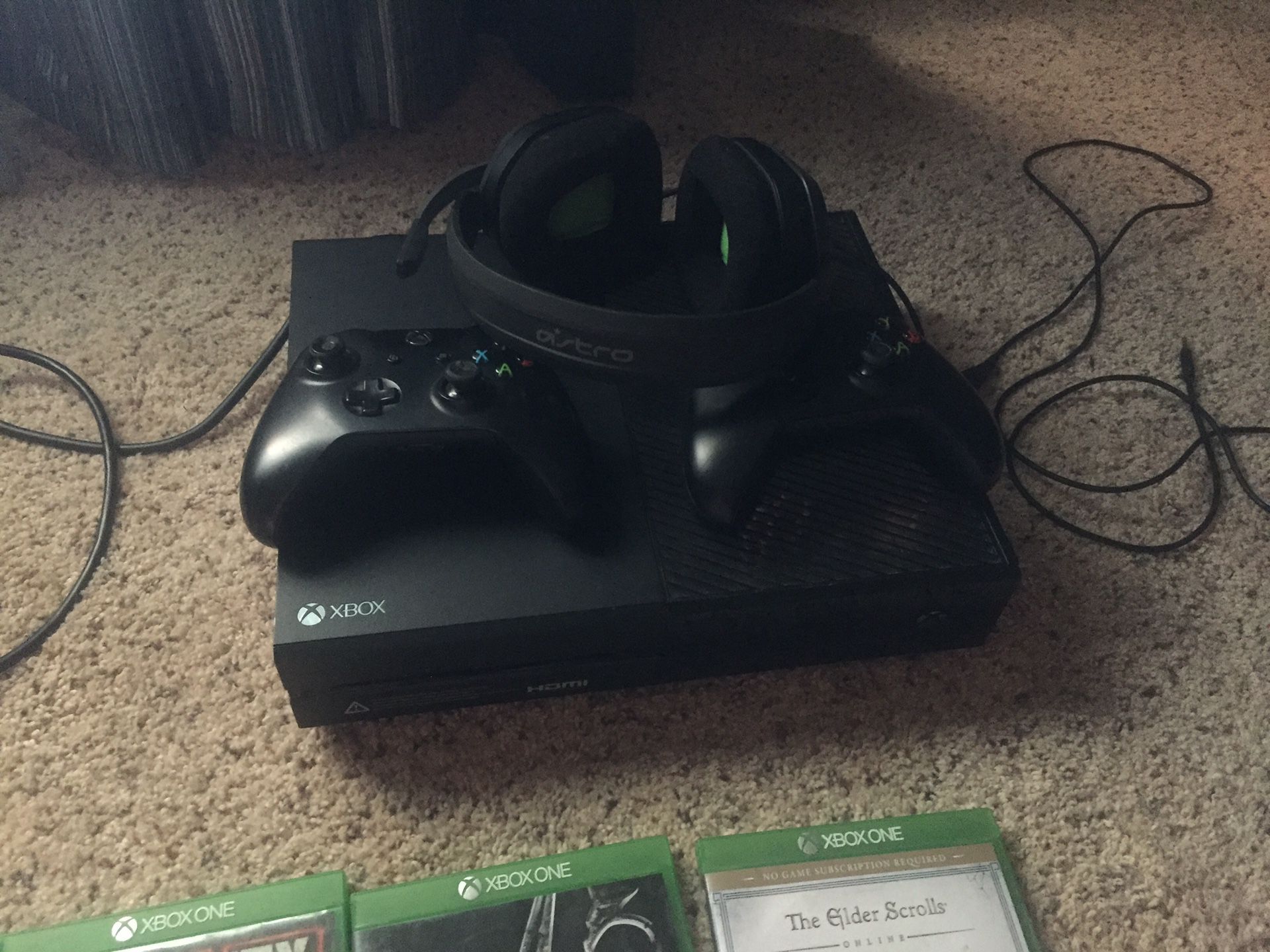 Xbox One w/controllers & games