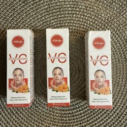Whitening & Shrink Pores Vitamin C 20% & Hyafuronle Acid e 30ml/1 fl.oz