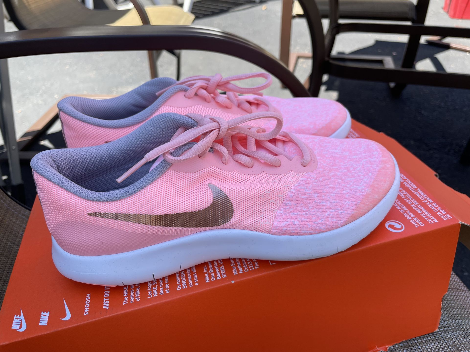 New Nike Flex Contact (GS) Size 6 Youth Or Women’s 7.5