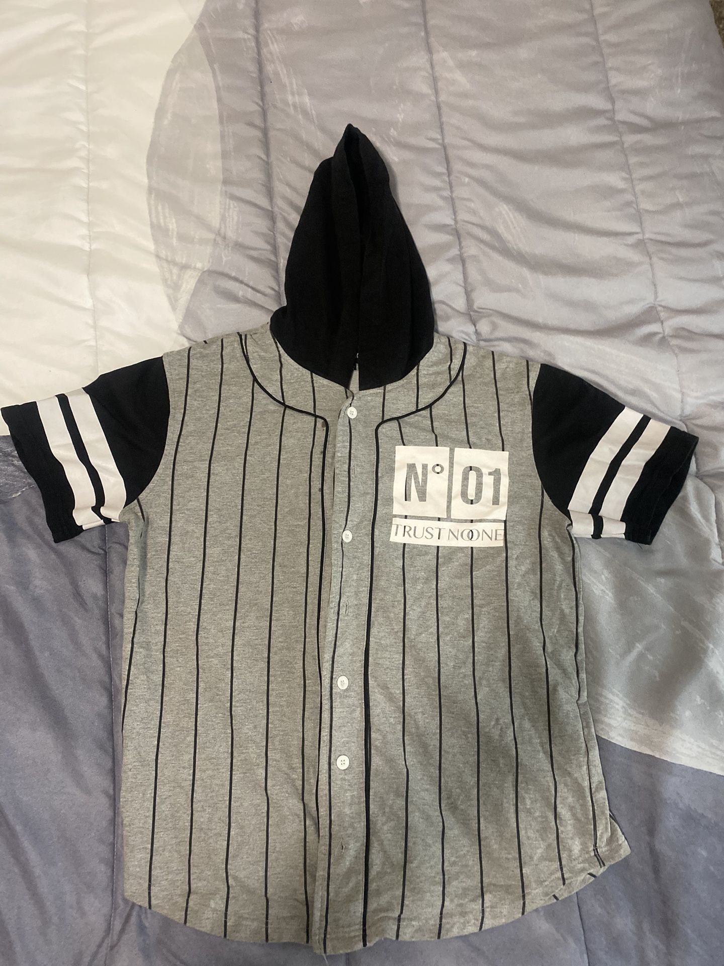 Medium sized Carbon Trust No1 shirt