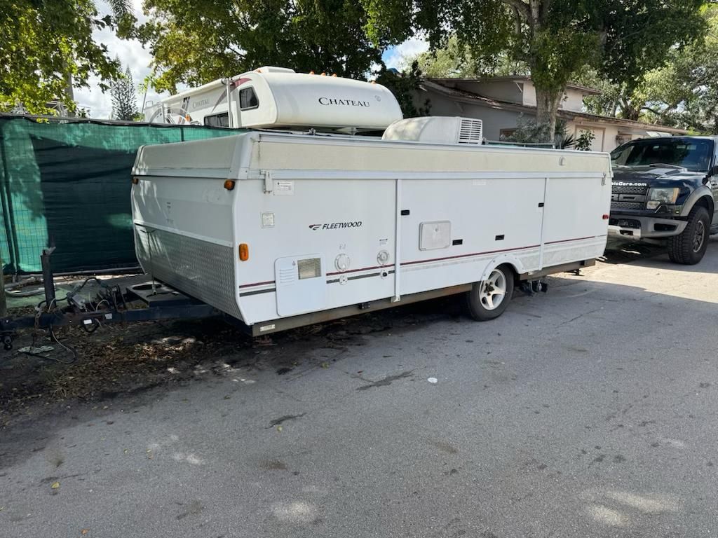 07 Feff Fleetwood Pop-Up Trailer With Title Cash Only 1500$