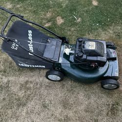 Self propelled lawnmower 