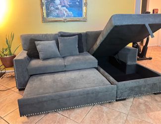 Milto Gray Sleeper Sectional Sofa w/ Storage Chaise – Like New