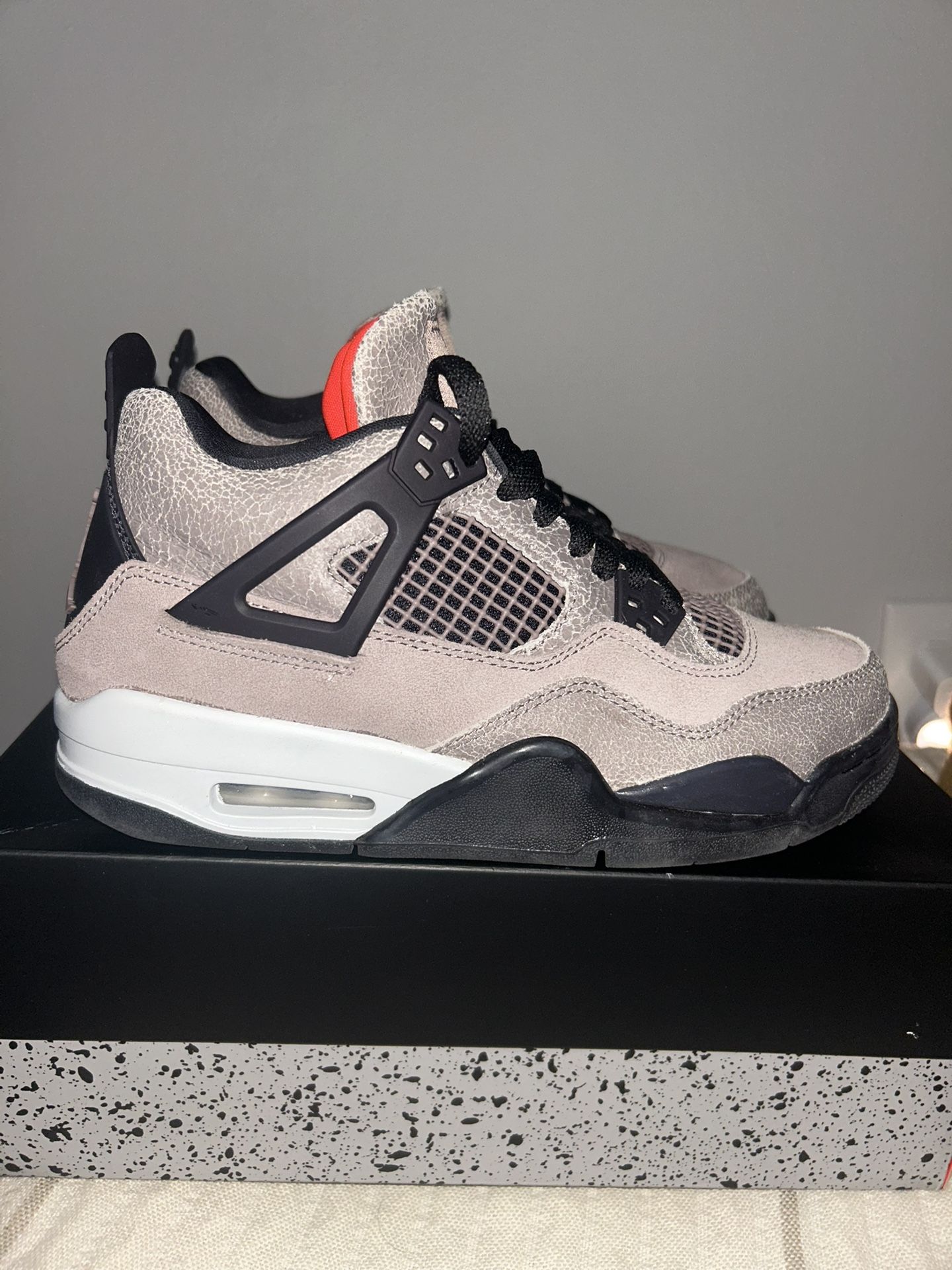 Air Jordan 4 Taupe Haze