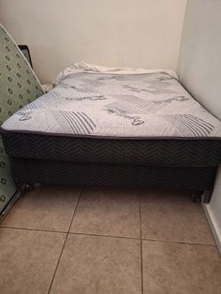 Cama matrimonial