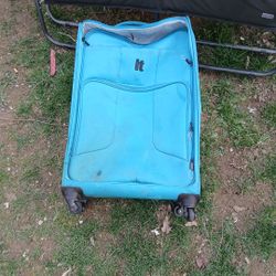 It Suitcase