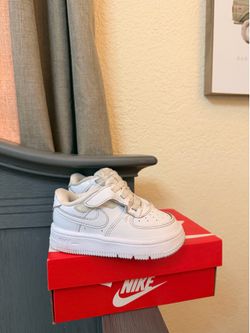 Toddler Nike shoes 👟