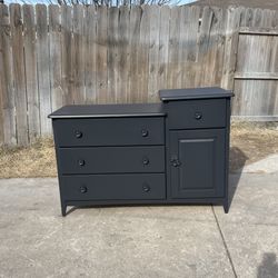 Dresser 55”W x 21”D x 38”H