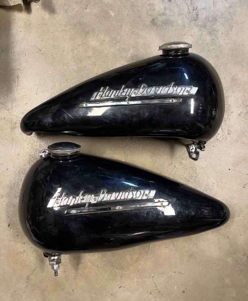 OEM 51-53 Panhead Tanks.