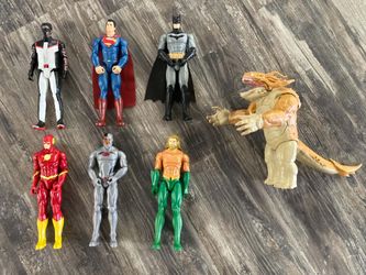 DC Comics Figure lot Superman, Kaiju Aquaman Batman Cyborg
