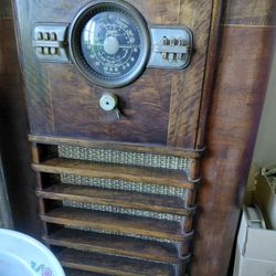 Zenith Vintage Radio