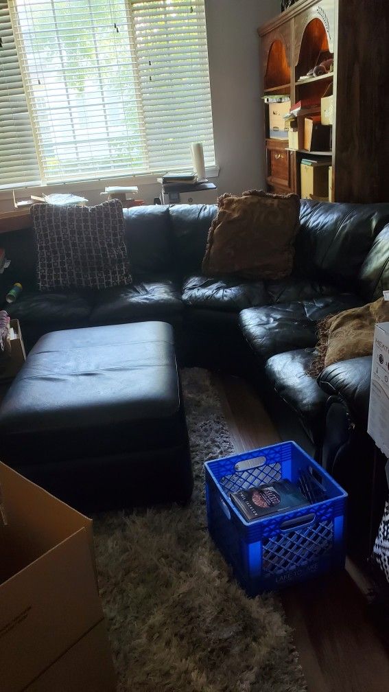 3 Pc BLACK leather Sectional Couch 275 Obo