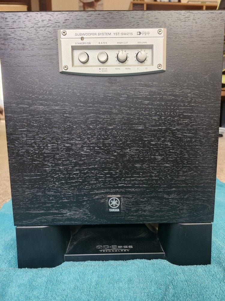 Yamaha Subwoofer System YST-SW215 in very good condition