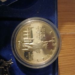 1986 Ellis Island Liberty $1 Coin Uncerculated 