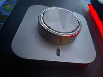 Gold Oura Ring (14) with Charging Dock