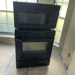 Stove And Microwave 