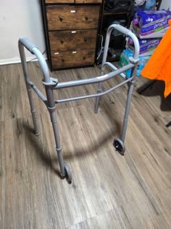 Adult walker