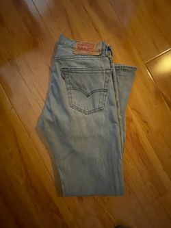 Levi W 28 L 30