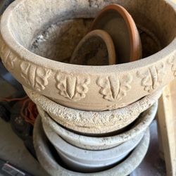 4 Traditional Plastic Planters