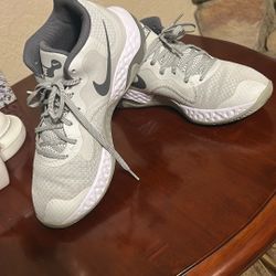 Tennis Shoes For Men’s Nike Size 10