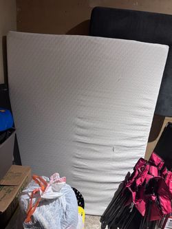 Queen Sized Memory Foam Mattress
