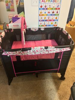 Minnie Mouse pack n play