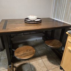 Wood Table With Bench Heavy Can Be A Regular Table Or Counter Height How It Is And Come With Bench Used In Good Condtion.