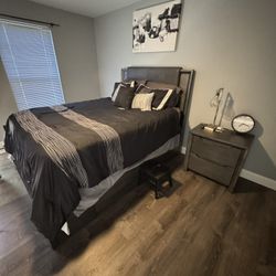 Modern 4-Piece Bedroom Set – Queen Bed Frame, 2 Nightstands & Dresser