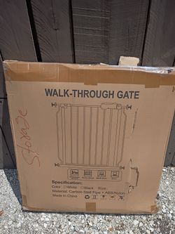 White walk thou gate