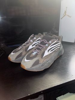 Adidas Yeezy Boost 700 V2