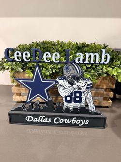 Dallas Cowboys CeeDee Lamb sign