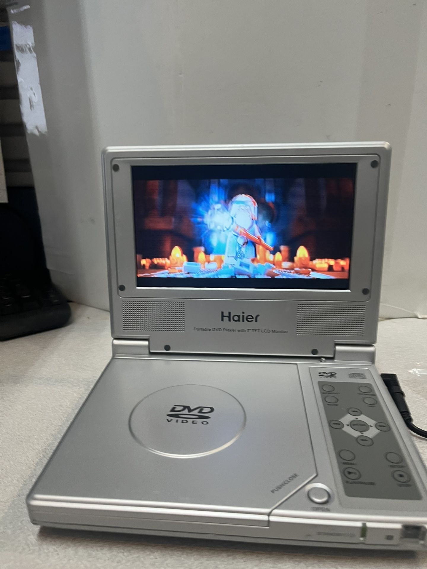 HAIER 7” Portable dvd player  