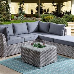 Paio Sectional Sofa & Cocktail Table